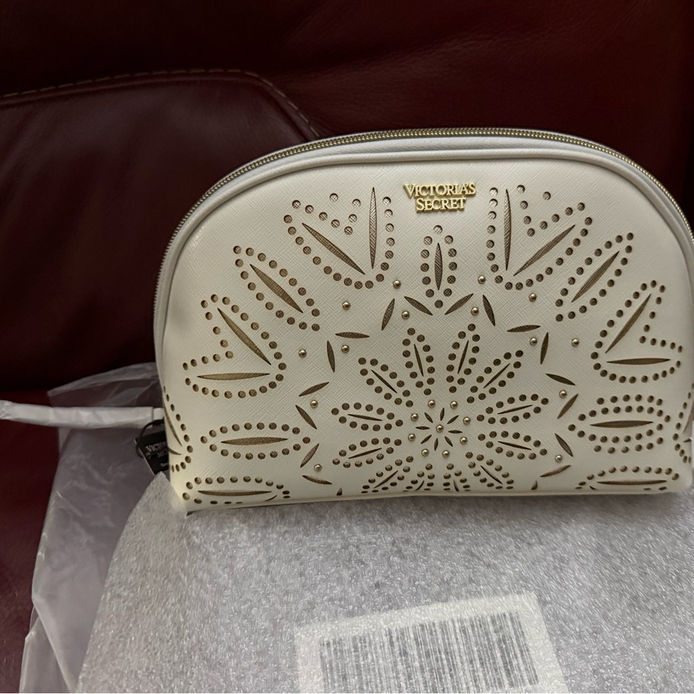 New Victoria's Secret lazer cut zip case